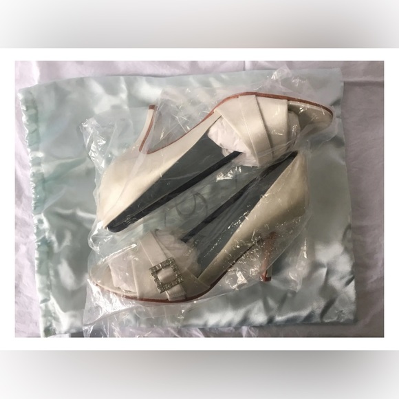 Grazia Franchesca Diamond White Silk Wedding Bridal Open Toe Heels Sz 7.5 NIB - Picture 4 of 6